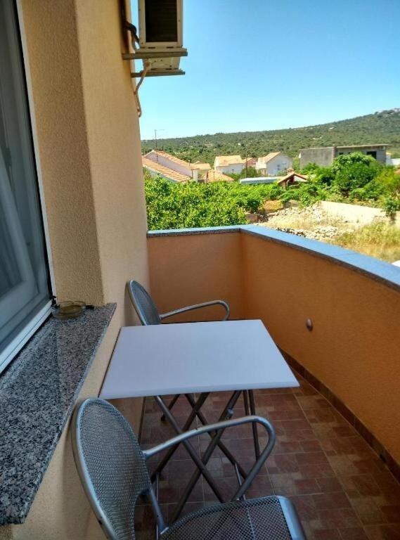 Apartments Antonija - Fitness Vinišće Exterior foto