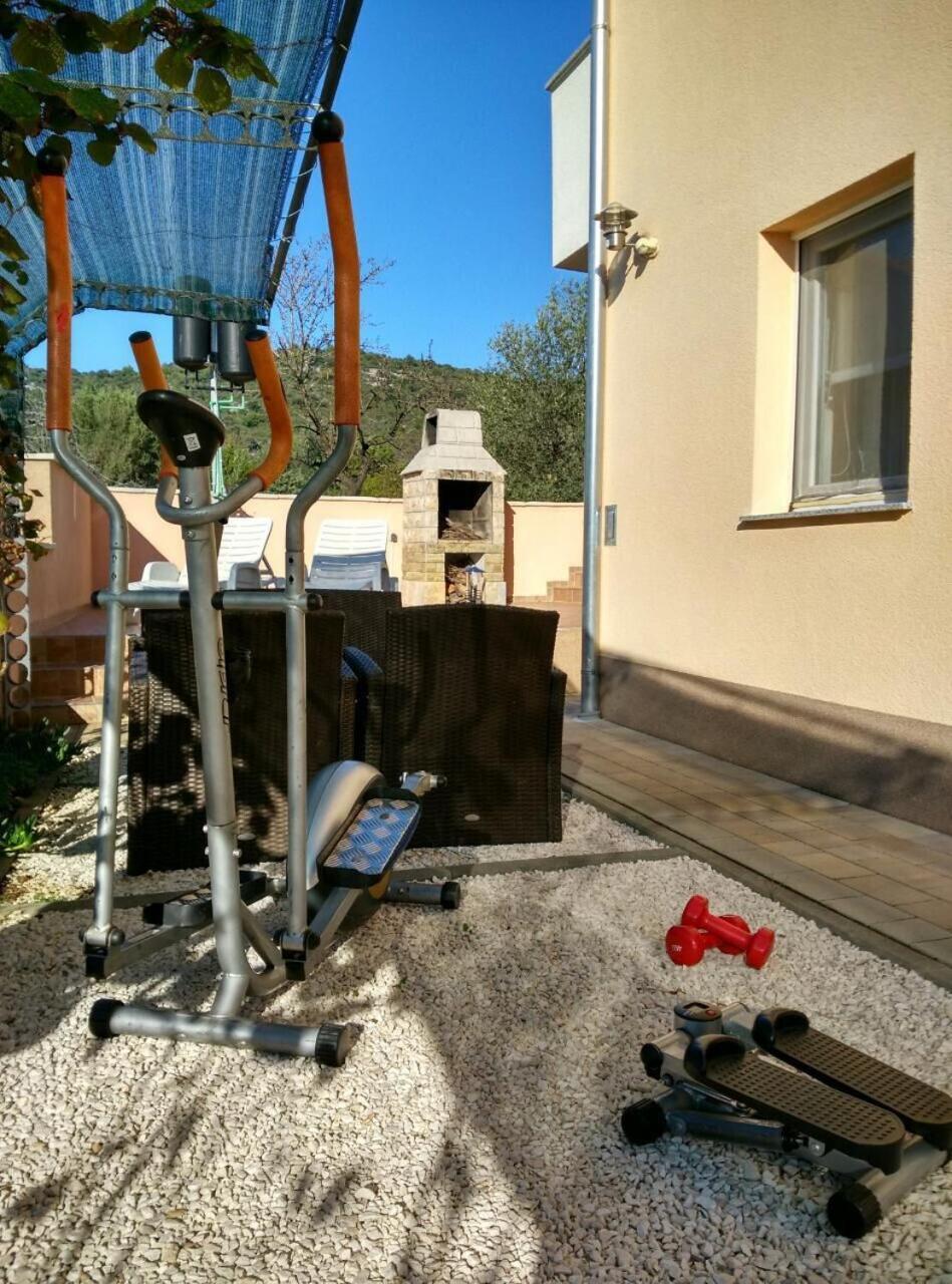 Apartments Antonija - Fitness Vinišće Exterior foto