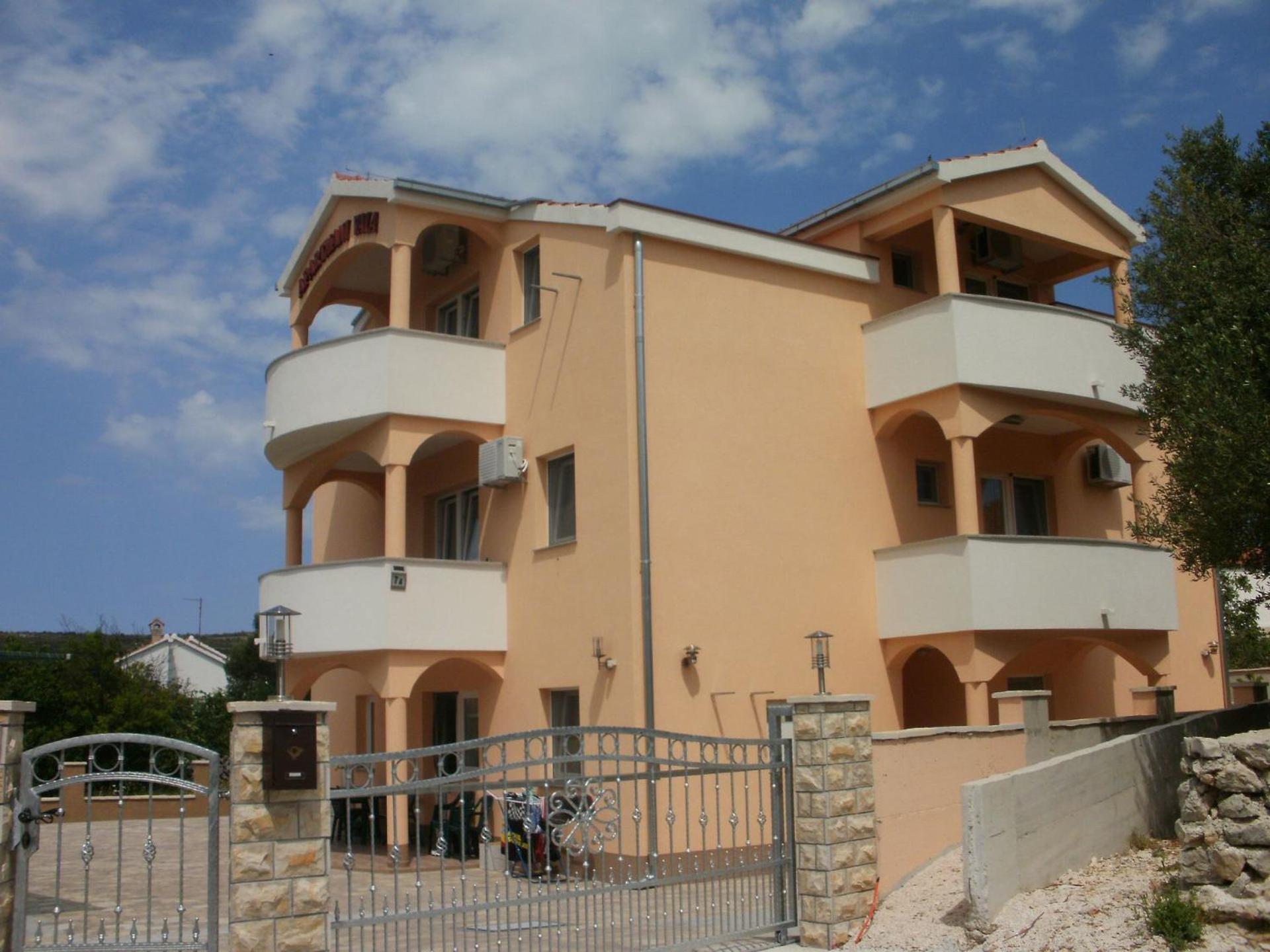 Apartments Antonija - Fitness Vinišće Exterior foto