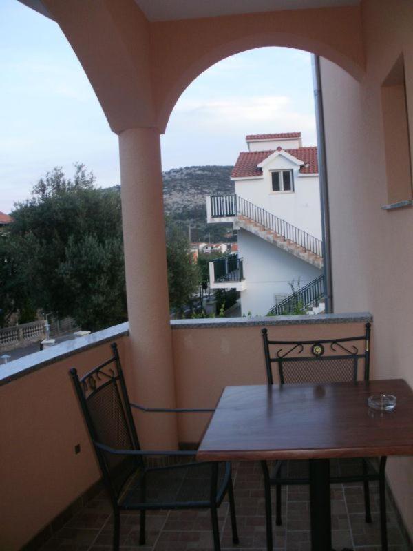 Apartments Antonija - Fitness Vinišće Exterior foto