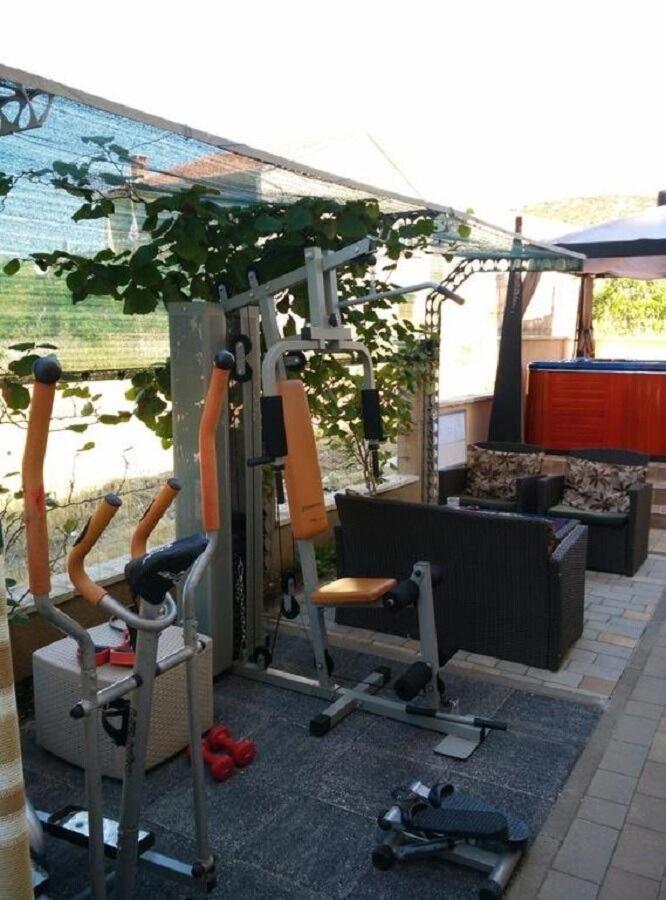 Apartments Antonija - Fitness Vinišće Exterior foto